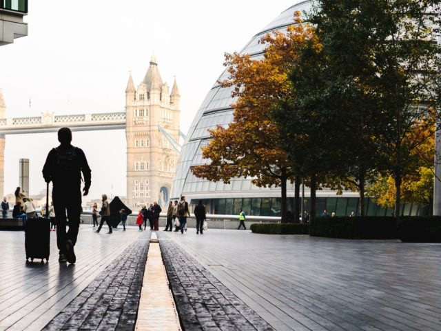 Βρετανία-κορωνοϊός: Αρνητικό τεστ πριν από την αναχώρηση θα πρέπει να παρουσιάζουν οι ταξιδιώτες που θέλουν να μεταβούν στη χώρα