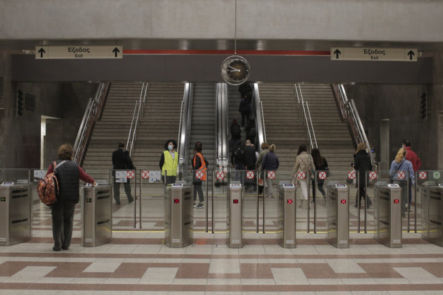 Οργή για τη στάση της ΕΛ.ΑΣ. να κλείσουν οι σταθμοί του μετρό