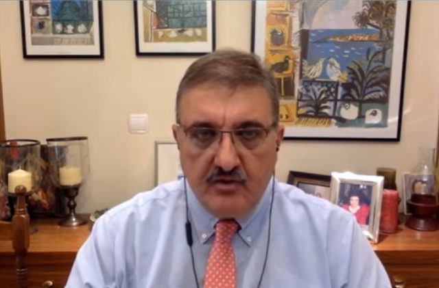 Εξαδάκτυλος: Όσοι έχουν συμπτώματα θα πρέπει να συμπεριφέρονται σαν να έχουν κορωνοϊό