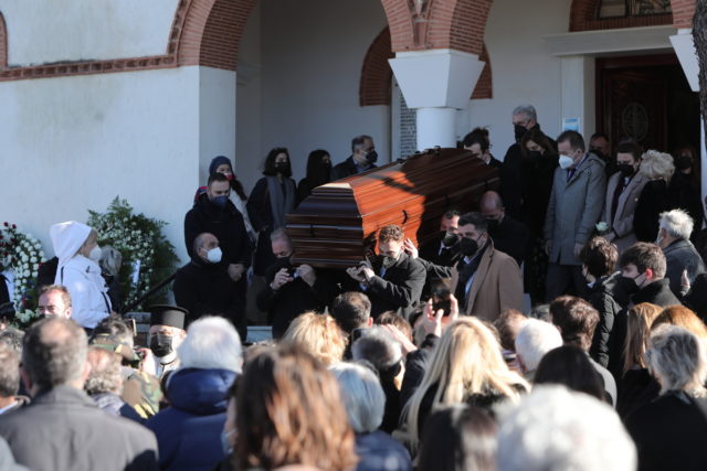 Η Ελλάδα αποχαιρετά τον εμβληματικό Αλέκο Φασιανό