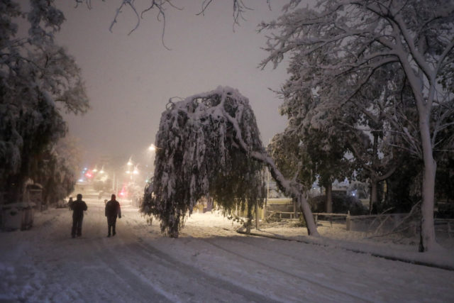 Χωρίς ρεύμα δεκάδες χιλιάδες σπίτια στην Αττική