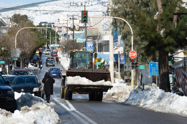 Παραμένουν τα προβλήματα από την κακοκαιρία «Ελπίδα» σε πολλές περιοχές της Αττικής