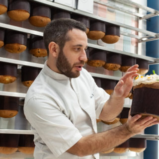 Τον Αντώνη Σελέκο δεν τον πειράζει αν δεν σου αρέσει το Panettone του αρκεί να αναγνωρίσεις ότι είναι δικό του