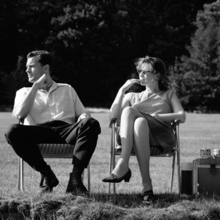 Μπέλφαστ: η Κατρίνα Μπαλφ και ο Τζέιμι Ντόρναν επιπλέουν στις ασπρόμαυρες αναμνήσεις του Κένεθ Μπράνα