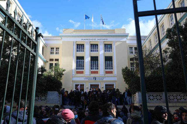 Υπό κατάληψη από τα ξημερώματα η ΑΣΟΕΕ