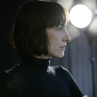 Πρώτη Ακρόαση: Η Kit Kido τραγουδά για τα πιο σκοτεινά μονοπάτια του έρωτα στο “Moonbeam”