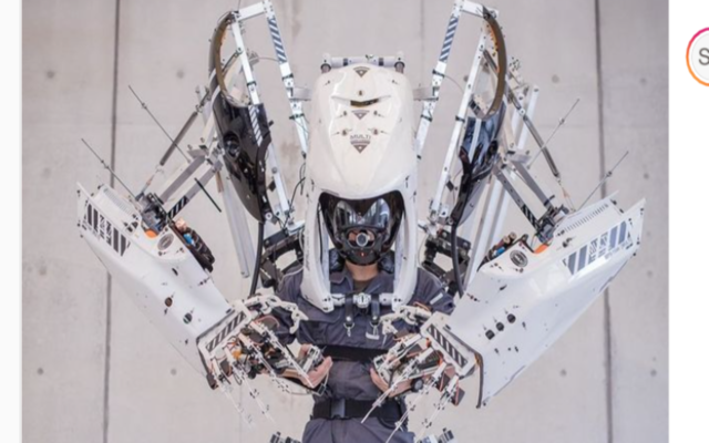 Κυβερνοπάνκ αισθητική στην πρώτη μεγάλη ατομική του Ikeuchi Hiroto στο Τόκιο