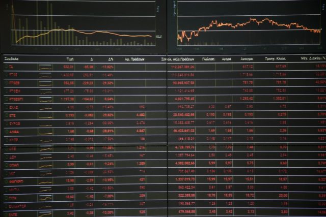 Ευρωπαϊκά χρηματιστήρια: Βουτιά καταγράφουν οι δείκτες στην έναρξη των συναλλαγών