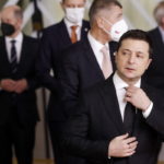 Πόλεμος στην Ουκρανία: «Δίνουμε όπλα σε όσους θέλουν να πολεμήσουν κατά της Ρωσίας», δηλώνει ο Ζελένσκι