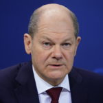 Γερμανία: Ο Σολτς υπόσχεται νέες αποστολές όπλων στο Ισραήλ