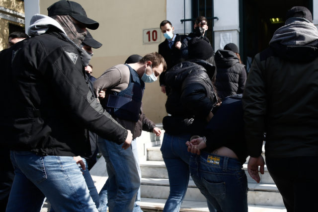 Κυψέλη: Σοκαριστικά όσα λέει η αδερφή του 7χρονου – “Του έσπαγε τα δάχτυλα με σιδερένιο εργαλείο”