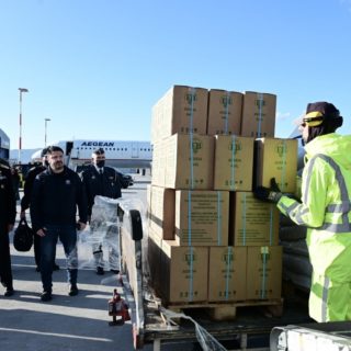 Πόλεμος στην Ουκρανία: Έφτασε στην Πολωνία η ανθρωπιστική βοήθεια της Ελλάδας