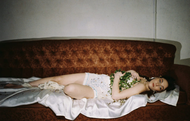 Στο Rabbithole γίνεται ελεύθερη πτώση χωρίς ξεκάθαρο προορισμό