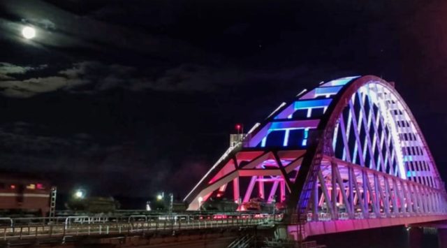 Η Ρωσία δημοσίευσε βίντεο με την αποχώρηση στρατευμάτων από την Κριμαία