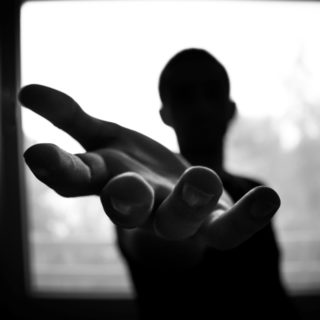 Μπορούν οι celebrities να συμβάλλουν στον αποστιγματισμό της ψυχικής ασθένειας;