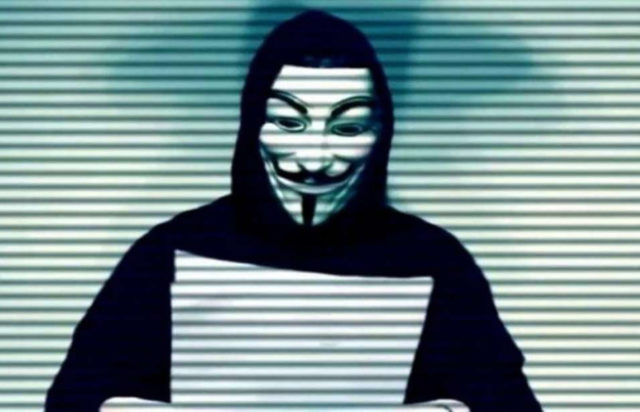 Οι Anonymous κήρυξαν «κυβερνοπόλεμο» στη Ρωσία μετά την εισβολή στην Ουκρανία
