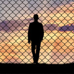 Άνθρωποι στα σκουπίδια: Δύο χρόνια μετά την Καράβα. Στο σήμερα των «χρυσών» υπερδομών [ΒΙΝΤΕΟ]