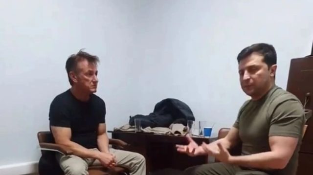 Ο Sean Penn είναι στην Ουκρανία για να γυρίσει ντοκιμαντέρ για την εισβολή των Ρώσων