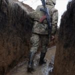 Ουκρανικός στρατός: Δύο σκοτώθηκαν, 12 τραυματίστηκαν από βομβαρδισμούς των αυτονομιστών