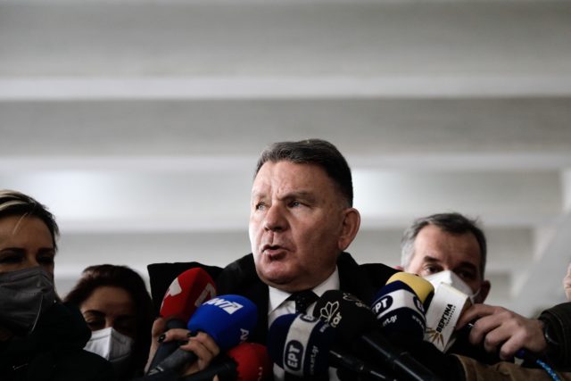 «Πήδα τη μάντρα και εσύ!»: Άγριος καβγάς Κούγια-Βλάχου στη δίκη Λιγνάδη