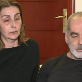 Δολοφονία Άλκη: «Αν ήξερα ότι αυτή θα ήταν η τελευταία φορά που θα σ’ έβλεπα να βγαίνεις απ’ την πόρτα, θα σ’ αγκάλιαζα και θα σού ‘δινα ένα φιλί και θα σε φώναζα ξανά για να σου δώσω κι άλλα»