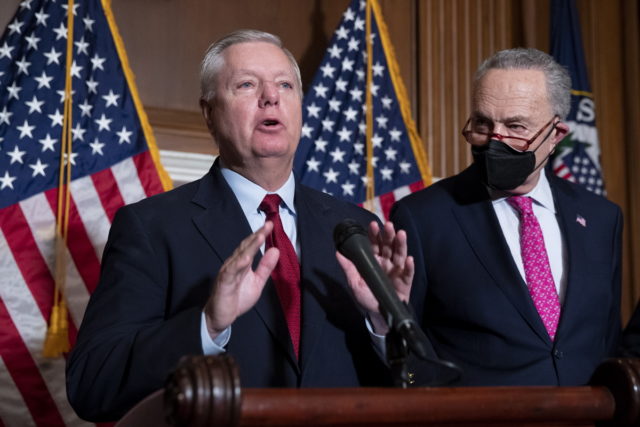 «Να δολοφονήσουν τον Πούτιν ώστε να τερματιστεί ο πόλεμος», ζήτησε Ρεπουμπλικάνος γερουσιαστής