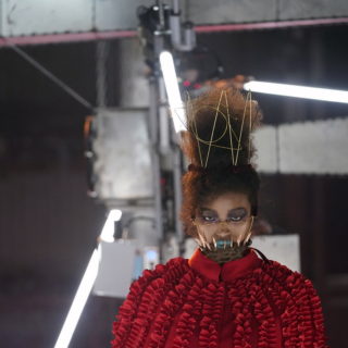 Μεταβιομηχανικές νεράιδες στην εβδομάδα μόδας του Τόκιο