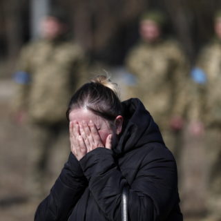 Μέτρα και σταθμά: Η αντιμετώπιση των Ουκρανών προσφύγων ανοίγει ξανά τη συζήτηση για το προσφυγικό