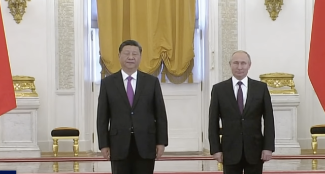 Πόλεμος στην Ουκρανία: «Με τη Ρωσία είμαστε εταίροι αλλά όχι σύμμαχοι», δηλώνει η Κίνα