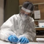 Κορωνοϊός: 23.621 νέα κρούσματα και 55 θάνατοι