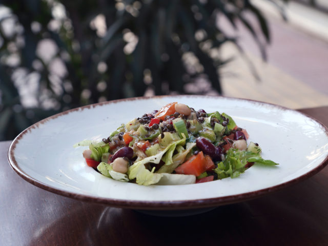 Ο Λωτός θα σε κάνει να ξεχάσεις όσα ήξερες για τη μεσογειακή κουζίνα