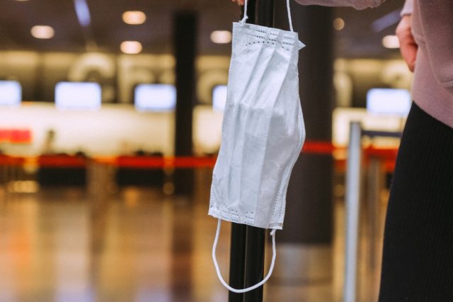 Χωρίς μάσκα στο αεροπλάνο