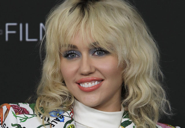 Κεραυνός χτύπησε το ιδιωτικό αεροπλάνο της Miley Cyrus