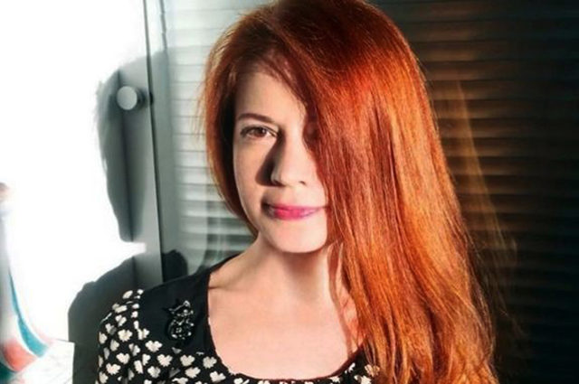 Ρωσίδα δημοσιογράφος πέθανε κατά τη διάρκεια βομβαρδισμών στο Κίεβο