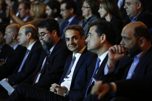 ΣΥΡΙΖΑ για Β. Οικονόμου: «Ο κ. Μητσοτάκης συμφωνεί με τον βουλευτή του ή θα τον αποπέμψει από τη ΝΔ;»