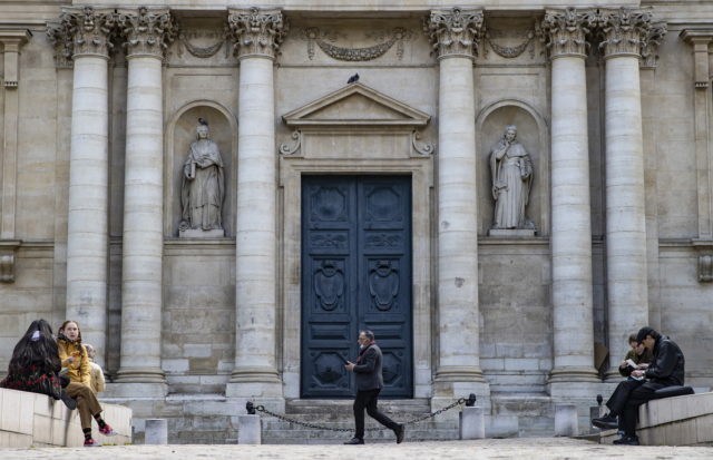 Το Πανεπιστήμιο της Σορβόννης εκκενώθηκε από τους φοιτητές που το είχαν καταλάβει
