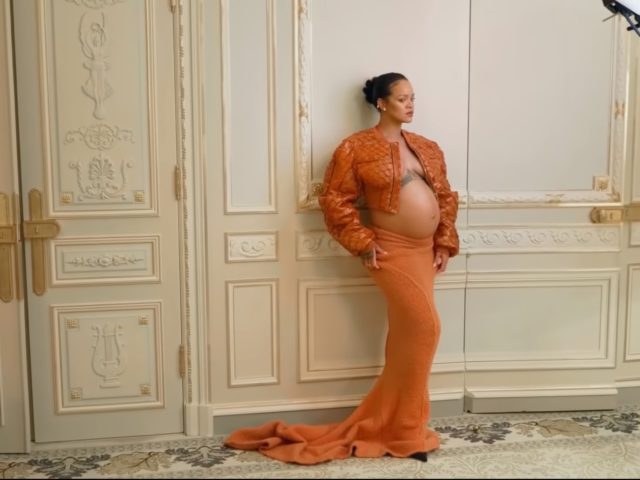 Η φωτογράφιση της Rihanna στη Vogue είναι η επιτομή της ελευθερίας