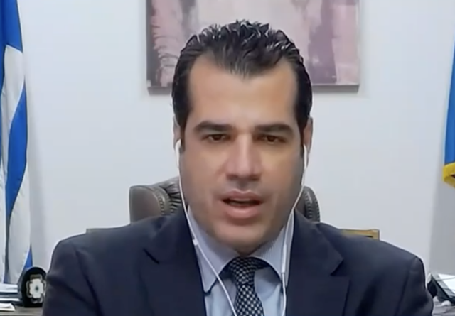 Θάνος Πλεύρης: Έχασε τα λόγια του όταν ρωτήθηκε για το Τάγμα Αζόφ στη Βουλή [ΒΙΝΤΕΟ]