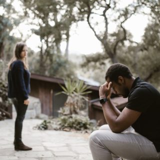 18 φράσεις gaslighting που οι ειδικοί λένε ότι μειώνουν τα συναισθήματά σας