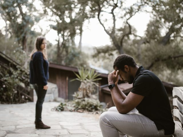 18 φράσεις gaslighting που οι ειδικοί λένε ότι μειώνουν τα συναισθήματά σας