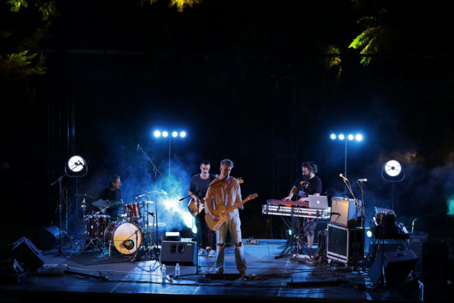 Oι Dance with Invisible Partners live στο Death Disco