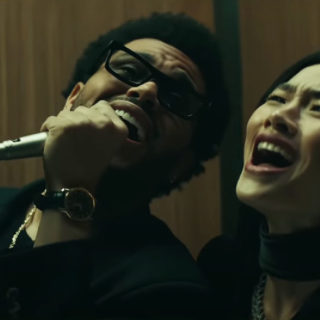 Καραόκε με τον Weeknd στο νέο του video clip για το τραγούδι “Out Of Time”