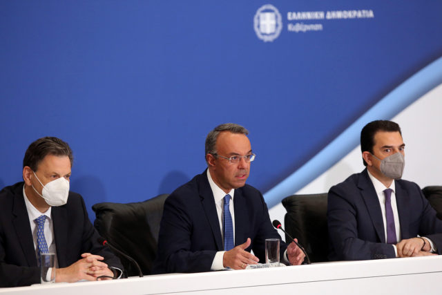 Μέτρα στήριξης: 250 ευρώ σε 2,3 εκατ. πολίτες και επίδομα θέρμανσης 350 ευρώ