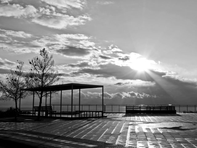 Καταφύγια: Έκθεση φωτογραφιών από τους Τάκη Βερέμη & Θοδωρή Ξένου