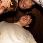 H αθηναϊκή indie pop γοητεία των Jimmy Knows ξεδιπλώνεται μέσα από το νέο τους music video για το “lovesongs”