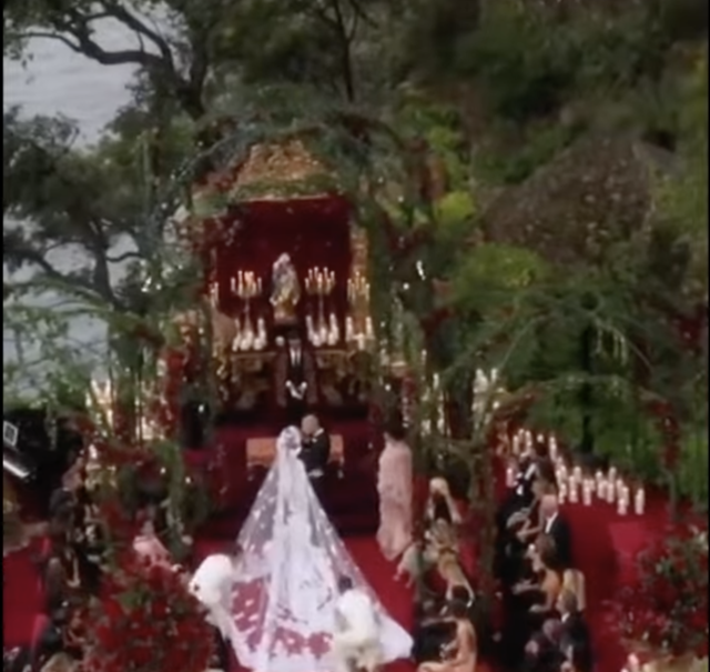 H Κόρτνεϊ Καρντάσιαν και ο Τράβις Μπάρκερ παντρεύτηκαν στην Ιταλία [ΕΙΚΟΝΕΣ-ΒΙΝΤΕΟ]