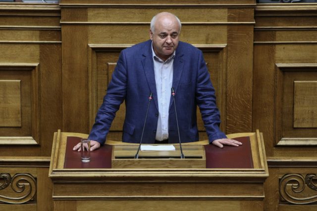 Καραθανασόπουλος: Η κυβέρνηση τροφοδοτεί την ένταση στο ΑΠΘ, για να επιβάλει την πανεπιστημιακή αστυνομία