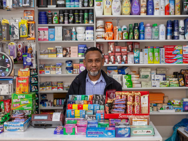 Στα πολύχρωμα μαγαζιά της πολυπολιτισμικής Κυψέλης