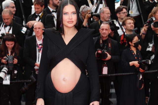 Αντριάνα Λίμα: Έδειξε την φουσκωμένη κοιλιά της στις Κάννες και ευχαρίστησε την Ριάνα