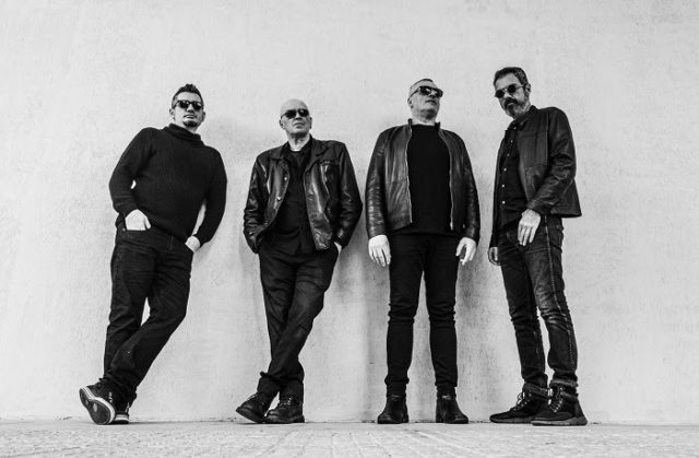 Λευκή Συμφωνία: «Σαν Τον Ήλιο» Live Presentation στο Piraeus Club Academy (Lou Lou is Present)